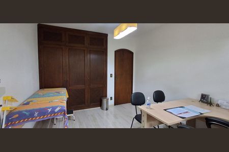 Casa à venda com 280m², 4 quartos e 2 vagas Casa à venda com 280m², 4 quartos e 2 vagasQuarto 1