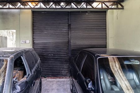 Casa à venda com 280m², 1 quarto e 2 vagas Casa à venda com 280m², 1 quarto e 2 vagasSalão