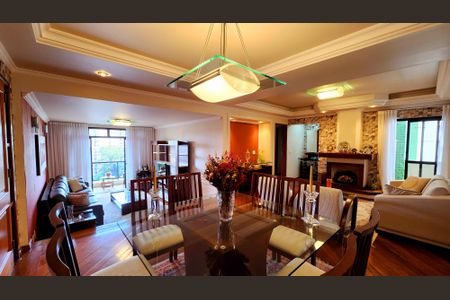 Apartamento à venda com 170m², 4 quartos e 3 vagas Apartamento à venda com 170m², 4 quartos e 3 vagasSala