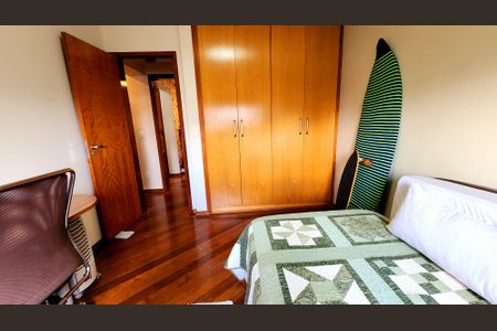 Apartamento à venda com 170m², 4 quartos e 3 vagas Apartamento à venda com 170m², 4 quartos e 3 vagasQuarto 1