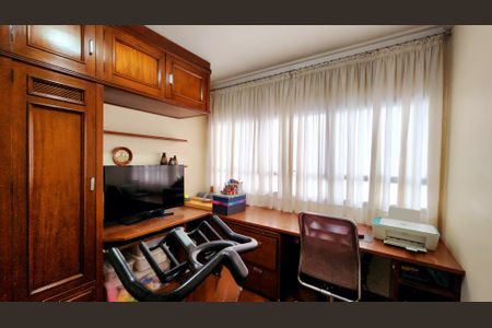 Apartamento à venda com 170m², 4 quartos e 3 vagas Apartamento à venda com 170m², 4 quartos e 3 vagasEscritório