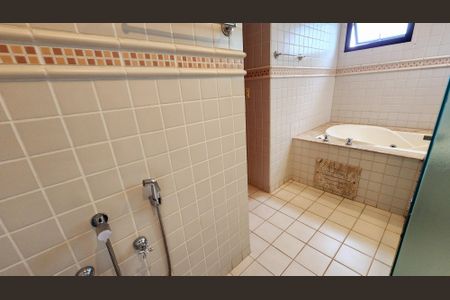 Apartamento à venda com 170m², 4 quartos e 3 vagas Apartamento à venda com 170m², 4 quartos e 3 vagasBanheiro da Suíte