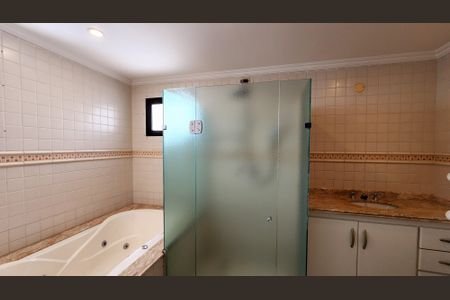 Apartamento à venda com 170m², 4 quartos e 3 vagas Apartamento à venda com 170m², 4 quartos e 3 vagasBanheiro da Suíte