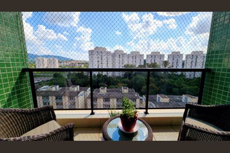 Apartamento à venda com 170m², 4 quartos e 3 vagas Apartamento à venda com 170m², 4 quartos e 3 vagasVaranda da Sala