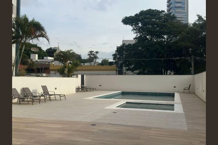 Apartamento à venda com 170m², 4 quartos e 3 vagas Apartamento à venda com 170m², 4 quartos e 3 vagasÁrea comum - Piscina