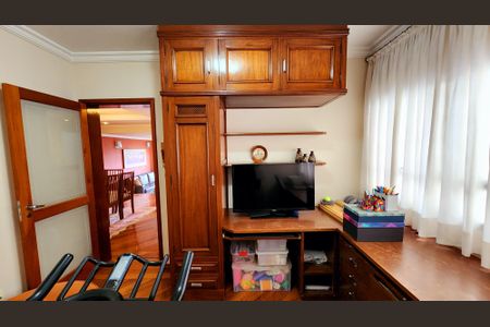 Apartamento à venda com 170m², 4 quartos e 3 vagas Apartamento à venda com 170m², 4 quartos e 3 vagasEscritório