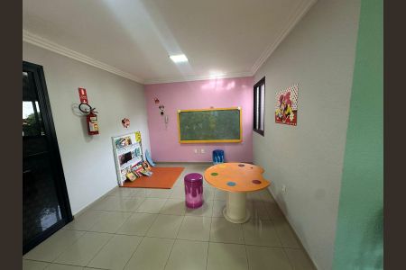 Apartamento à venda com 170m², 4 quartos e 3 vagas Apartamento à venda com 170m², 4 quartos e 3 vagasÁrea comum - Brinquedoteca