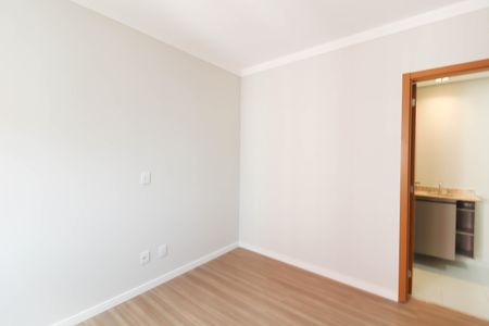 Apartamento à venda com 77m², 3 quartos e 2 vagas Apartamento à venda com 77m², 3 quartos e 2 vagasSuíte