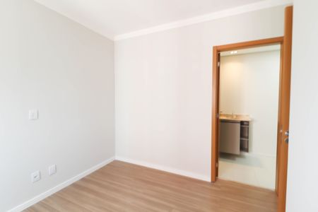 Apartamento à venda com 77m², 3 quartos e 2 vagas Apartamento à venda com 77m², 3 quartos e 2 vagasSuíte