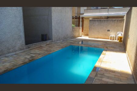 Apartamento à venda com 58m², 3 quartos e 2 vagas Apartamento à venda com 58m², 3 quartos e 2 vagasÁrea comum - Piscina