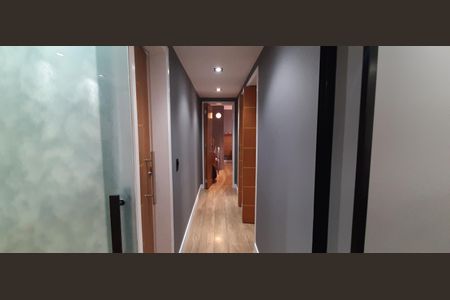 Apartamento à venda com 58m², 3 quartos e 2 vagas Apartamento à venda com 58m², 3 quartos e 2 vagasCorredor