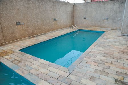 Apartamento à venda com 58m², 3 quartos e 2 vagas Apartamento à venda com 58m², 3 quartos e 2 vagasÁrea comum - Piscina