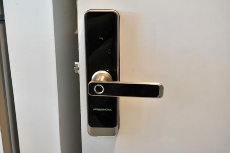 Apartamento à venda com 84m², 2 quartos e 1 vaga Apartamento à venda com 84m², 2 quartos e 1 vagaFechadura