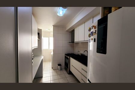 Apartamento à venda com 100m², 3 quartos e 2 vagas Apartamento à venda com 100m², 3 quartos e 2 vagasCozinha e Área de Serviço