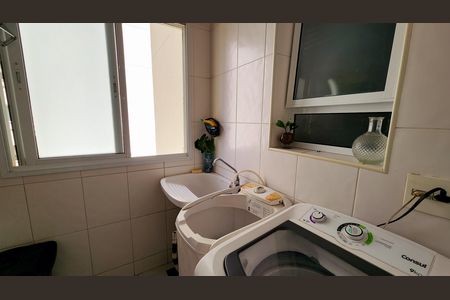 Apartamento à venda com 100m², 3 quartos e 2 vagas Apartamento à venda com 100m², 3 quartos e 2 vagasCozinha e Área de Serviço