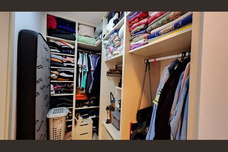 Apartamento à venda com 100m², 3 quartos e 2 vagas Apartamento à venda com 100m², 3 quartos e 2 vagasCloset da suíte