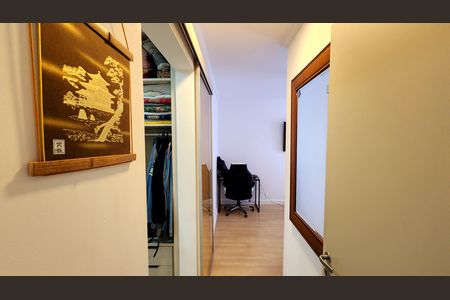 Apartamento à venda com 100m², 3 quartos e 2 vagas Apartamento à venda com 100m², 3 quartos e 2 vagasSuíte