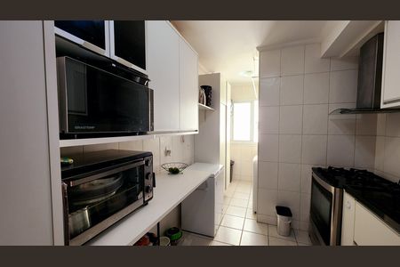 Apartamento à venda com 100m², 3 quartos e 2 vagas Apartamento à venda com 100m², 3 quartos e 2 vagasCozinha e Área de Serviço