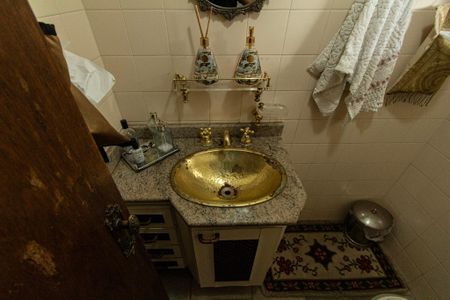 Casa para alugar com 700m², 6 quartos e 8 vagas Casa para alugar com 700m², 6 quartos e 8 vagasBanheiro Social