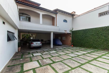 Casa para alugar com 700m², 6 quartos e 8 vagas Casa para alugar com 700m², 6 quartos e 8 vagasGaragem