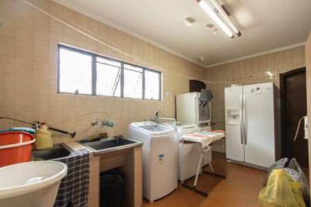 Casa para alugar com 700m², 6 quartos e 8 vagas Casa para alugar com 700m², 6 quartos e 8 vagasÁrea de Serviço