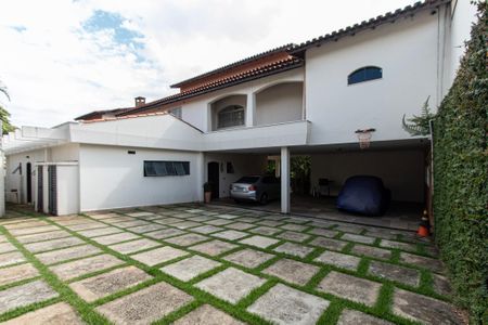 Casa para alugar com 700m², 6 quartos e 8 vagas Casa para alugar com 700m², 6 quartos e 8 vagasGaragem