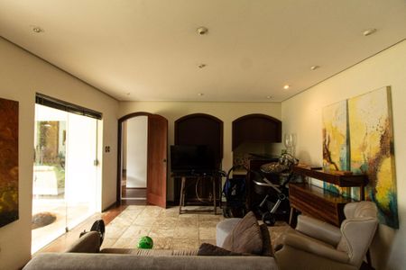 Casa para alugar com 700m², 6 quartos e 8 vagas Casa para alugar com 700m², 6 quartos e 8 vagasSala 3