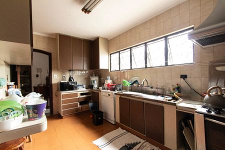 Casa para alugar com 700m², 6 quartos e 8 vagas Casa para alugar com 700m², 6 quartos e 8 vagasCozinha