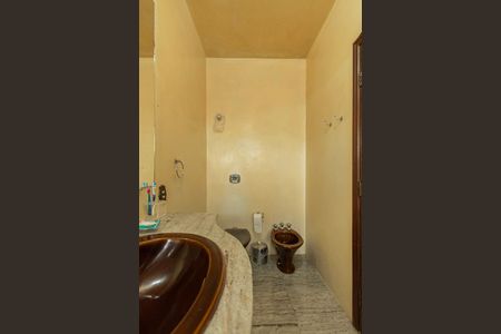 Casa para alugar com 700m², 6 quartos e 8 vagas Casa para alugar com 700m², 6 quartos e 8 vagasBanheiro Suíte 2