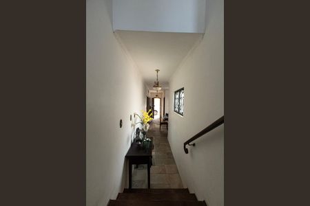 Casa para alugar com 700m², 6 quartos e 8 vagas Casa para alugar com 700m², 6 quartos e 8 vagasEscada