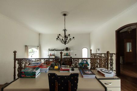 Casa para alugar com 700m², 6 quartos e 8 vagas Casa para alugar com 700m², 6 quartos e 8 vagasEscritório