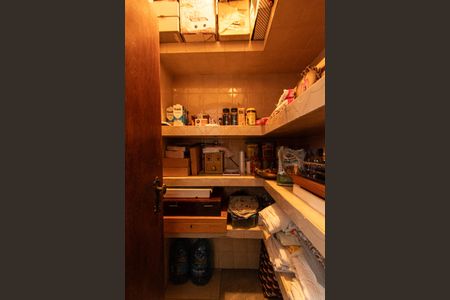 Casa para alugar com 700m², 6 quartos e 8 vagas Casa para alugar com 700m², 6 quartos e 8 vagasDespensa