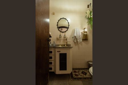 Casa para alugar com 700m², 6 quartos e 8 vagas Casa para alugar com 700m², 6 quartos e 8 vagasBanheiro Social