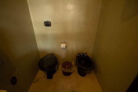 Casa para alugar com 700m², 6 quartos e 8 vagas Casa para alugar com 700m², 6 quartos e 8 vagasBanheiro Suíte 4