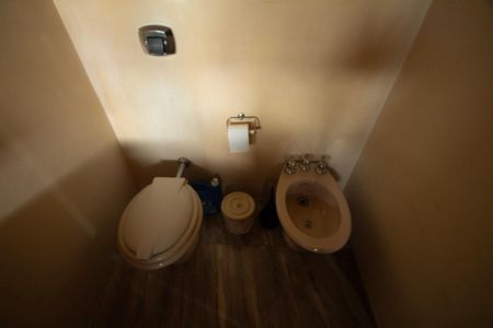 Casa para alugar com 700m², 6 quartos e 8 vagas Casa para alugar com 700m², 6 quartos e 8 vagasBanheiro Suíte 3