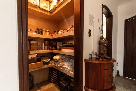 Casa para alugar com 700m², 6 quartos e 8 vagas Casa para alugar com 700m², 6 quartos e 8 vagasDespensa