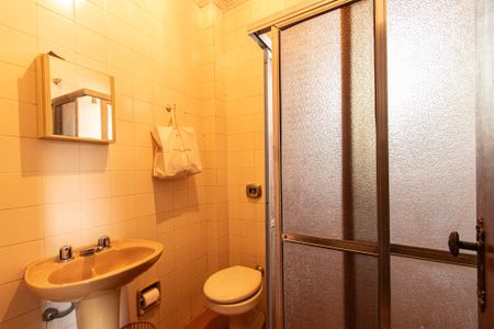 Casa para alugar com 700m², 6 quartos e 8 vagas Casa para alugar com 700m², 6 quartos e 8 vagasBanheiro Suíte Área de Serviço