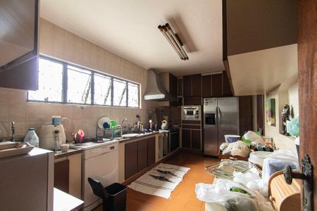 Casa para alugar com 700m², 6 quartos e 8 vagas Casa para alugar com 700m², 6 quartos e 8 vagasCozinha