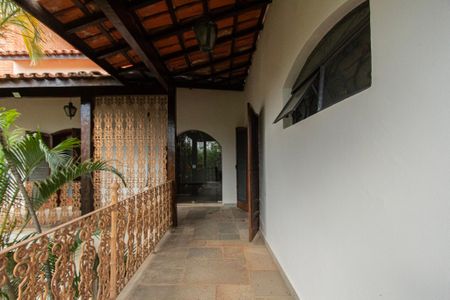 Casa para alugar com 700m², 6 quartos e 8 vagas Casa para alugar com 700m², 6 quartos e 8 vagasVaranda Suítes