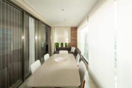 Apartamento para alugar com 61m², 1 quarto e 1 vaga Apartamento para alugar com 61m², 1 quarto e 1 vagaVaranda