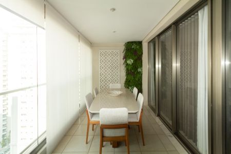 Apartamento para alugar com 61m², 1 quarto e 1 vaga Apartamento para alugar com 61m², 1 quarto e 1 vagaVaranda