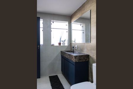 Casa à venda com 420m², 4 quartos e 3 vagas Casa à venda com 420m², 4 quartos e 3 vagasÁrea Gourmet - Banheiro