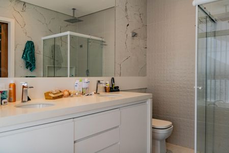 Casa à venda com 420m², 4 quartos e 3 vagas Casa à venda com 420m², 4 quartos e 3 vagasBanheiro - Quarto 1