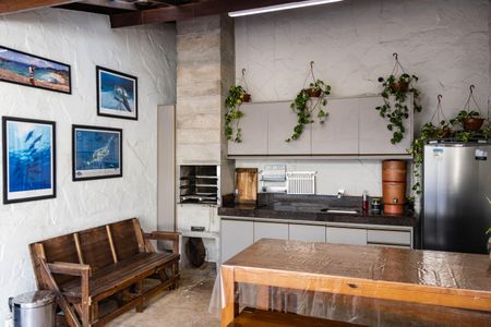 Casa à venda com 420m², 4 quartos e 3 vagas Casa à venda com 420m², 4 quartos e 3 vagasÁrea Gourmet