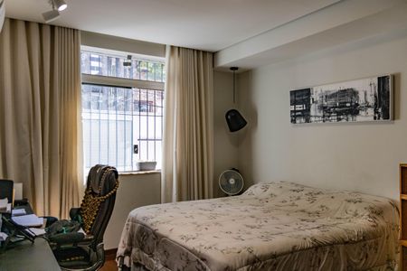 Casa à venda com 420m², 4 quartos e 3 vagas Casa à venda com 420m², 4 quartos e 3 vagasQuarto 2