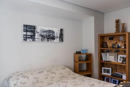 Casa à venda com 420m², 4 quartos e 3 vagas Casa à venda com 420m², 4 quartos e 3 vagasQuarto 2