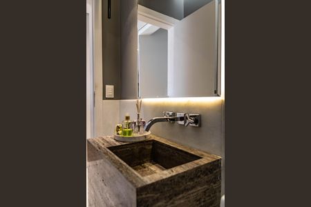 Casa à venda com 420m², 4 quartos e 3 vagas Casa à venda com 420m², 4 quartos e 3 vagasLavabo