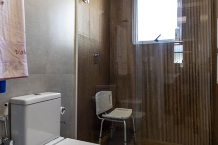 Casa à venda com 420m², 4 quartos e 3 vagas Casa à venda com 420m², 4 quartos e 3 vagasBanheiro