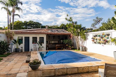 Casa à venda com 420m², 4 quartos e 3 vagas Casa à venda com 420m², 4 quartos e 3 vagasÁrea comum