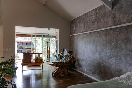 Casa à venda com 420m², 4 quartos e 3 vagas Casa à venda com 420m², 4 quartos e 3 vagasSala